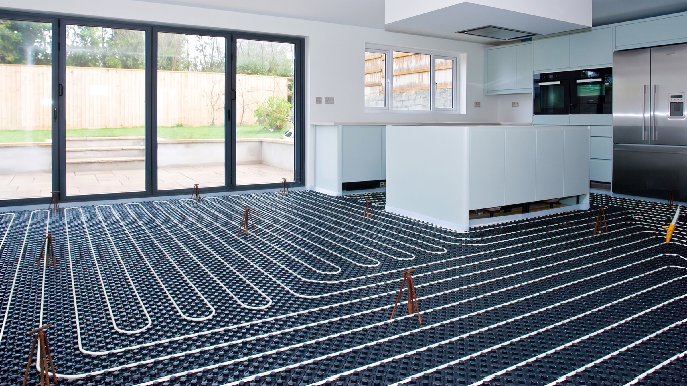 Fußbodenheizung im Rohbau vor der Modernisierung